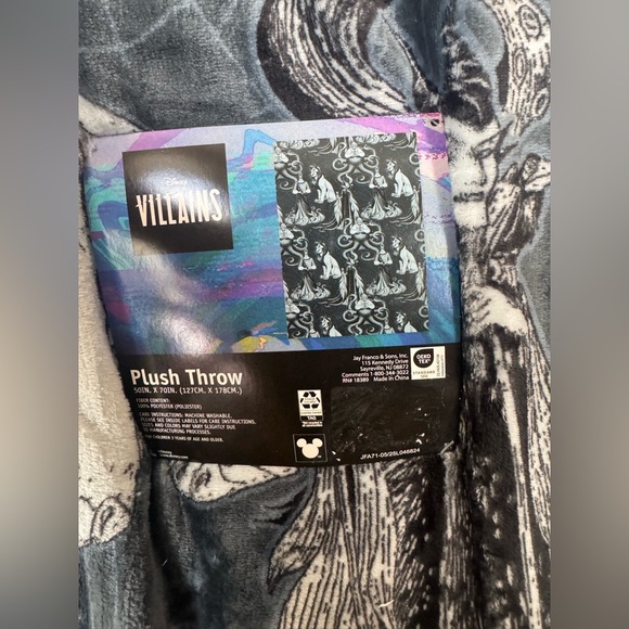 Disney Villains Black and Gray Plush Throw 50x70 BNWT - Picture 4 of 4